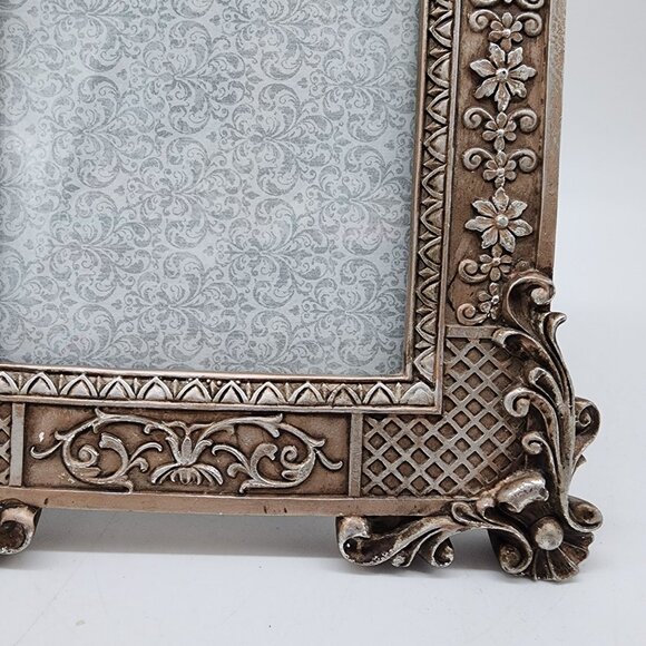 Ornate Victorian Style Resin Photo Frame Intricate Floral Scroll 4x6" - Picture 4 of 11